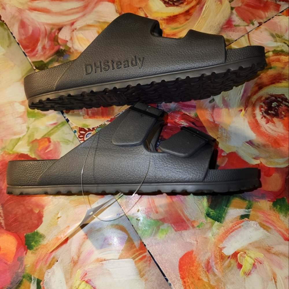 DH Steady Brand New Size 8.5 Wide Ultra Lightweight Flexible Buckle Strap Sandal